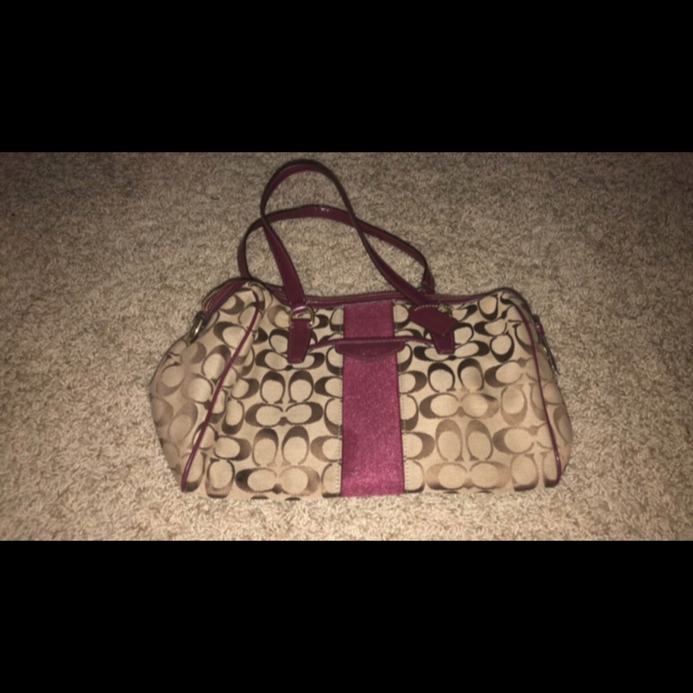 Very used coach purse